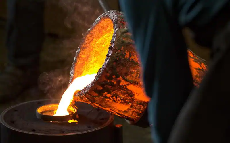 Sandgjutning är en traditionell och allmänt använd gjutprocess.