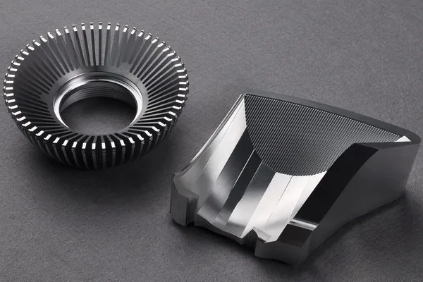 Analys av svårigheterna i Precision Parts -bearbetning